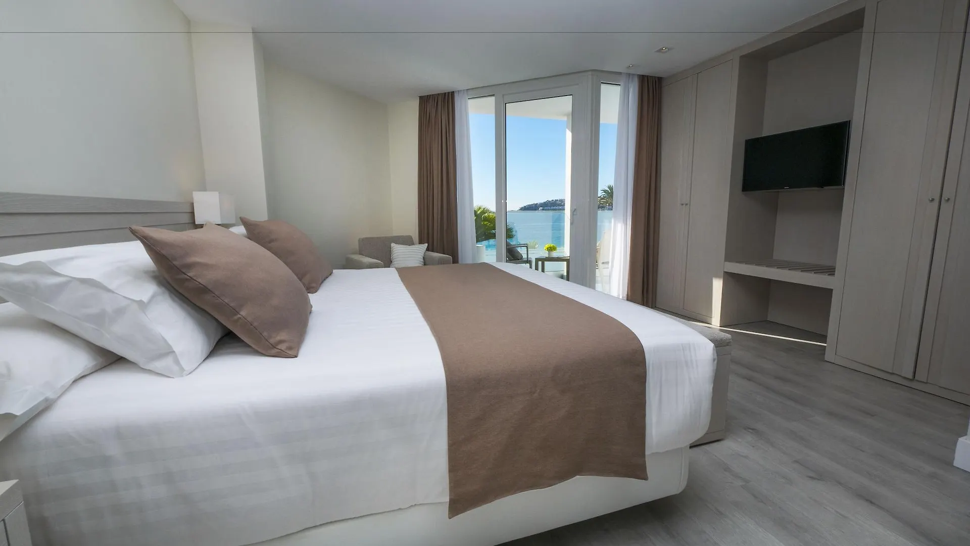 Hotel Helios Costa Tropical Almunecar 3*,